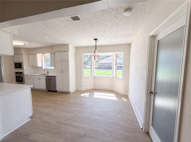 5917 Raza Road, Pearland, TX 77584