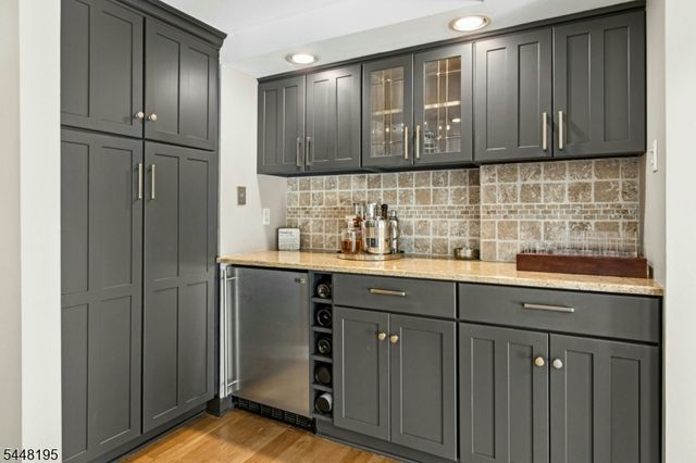 356 Longview Dr, Mountainside Boro, NJ 07092