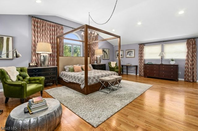 356 Longview Dr, Mountainside Boro, NJ 07092