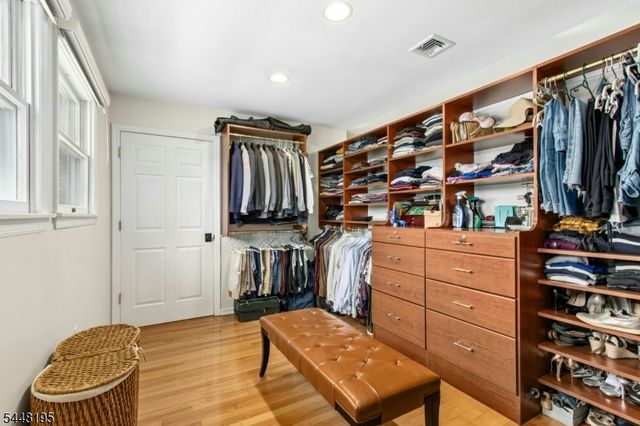 356 Longview Dr, Mountainside Boro, NJ 07092