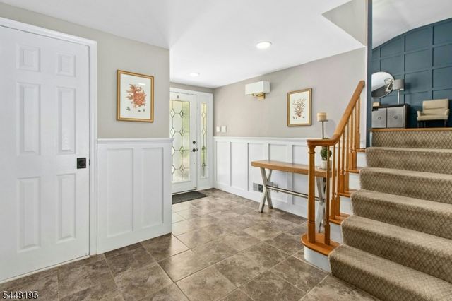 356 Longview Dr, Mountainside Boro, NJ 07092