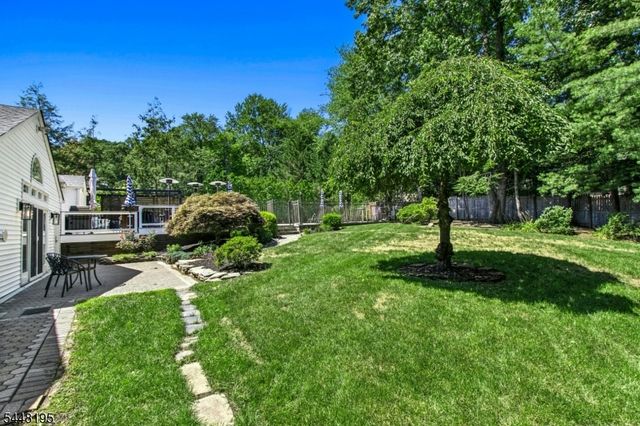 356 Longview Dr, Mountainside Boro, NJ 07092