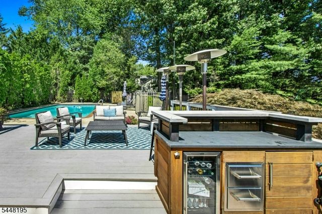 356 Longview Dr, Mountainside Boro, NJ 07092