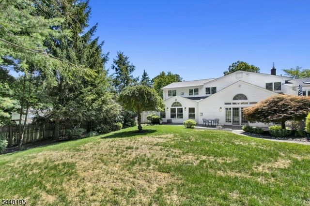356 Longview Dr, Mountainside Boro, NJ 07092