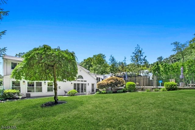 356 Longview Dr, Mountainside Boro, NJ 07092