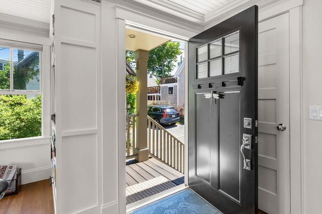 24 Cottage St, Provincetown, MA 02657