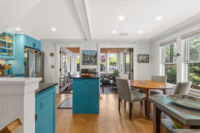 24 Cottage St, Provincetown, MA 02657