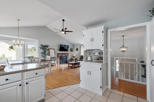 109 Weathervane Dr, Leominster, MA 01453