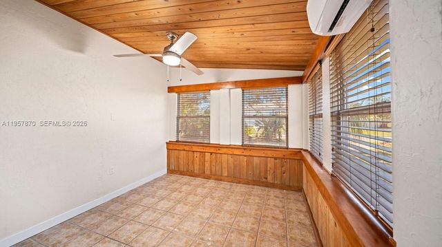 170 Poinsettia CIR NE, Port Charlotte, FL 33952