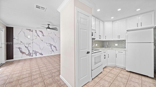 170 Poinsettia CIR NE, Port Charlotte, FL 33952