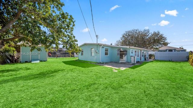 170 Poinsettia CIR NE, Port Charlotte, FL 33952