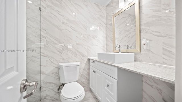 170 Poinsettia CIR NE, Port Charlotte, FL 33952