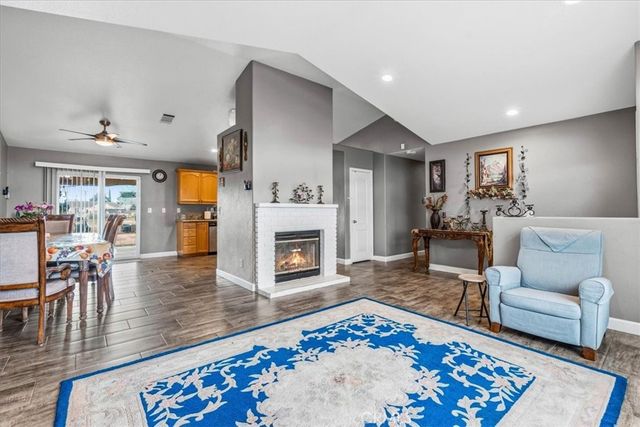 19251 Vine Street, Hesperia, CA 92345