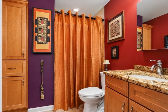 201 Thames Parkway 3A, Park Ridge, IL 60068