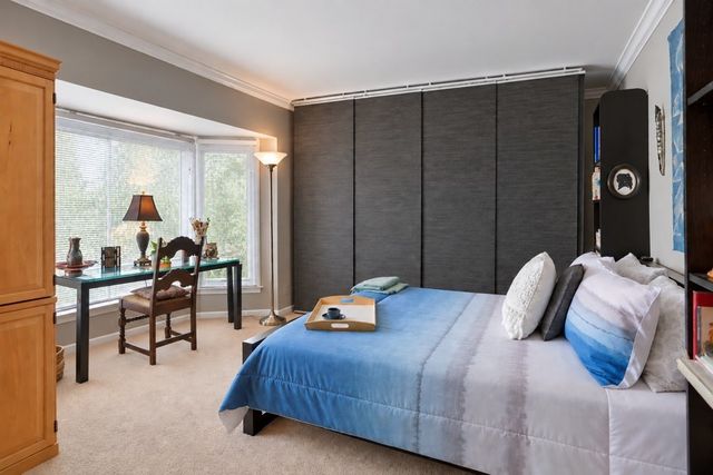 201 Thames Parkway 3A, Park Ridge, IL 60068