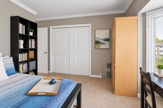201 Thames Parkway 3A, Park Ridge, IL 60068