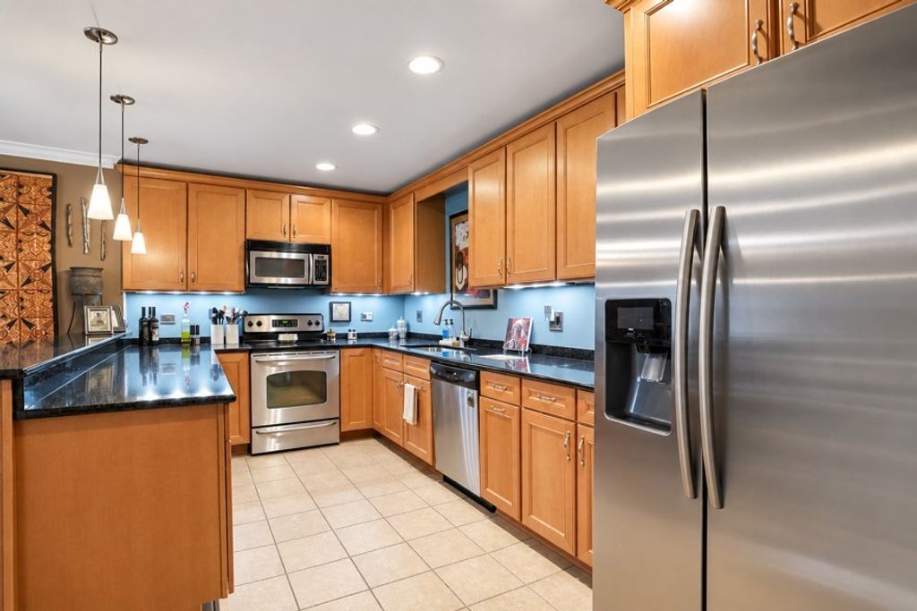 201 Thames Parkway 3A, Park Ridge, IL 60068 — photo 3