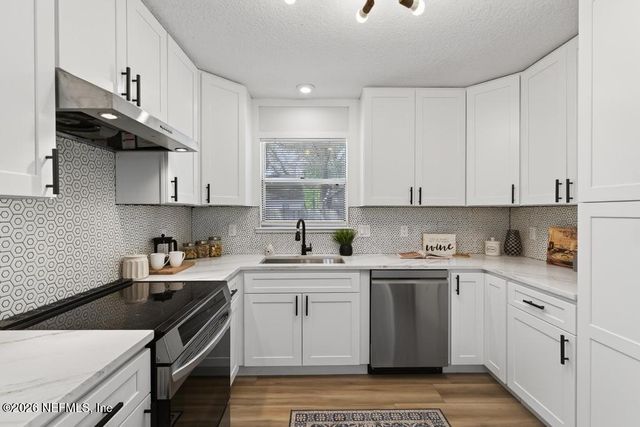 1067 WILLOW COVE Court W, Jacksonville, FL 32233