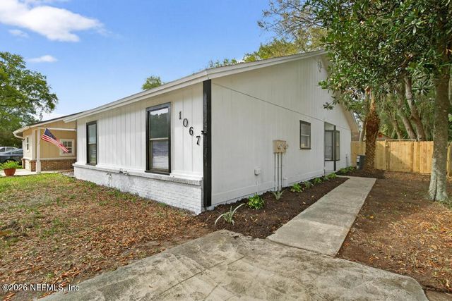 1067 WILLOW COVE Court W, Jacksonville, FL 32233