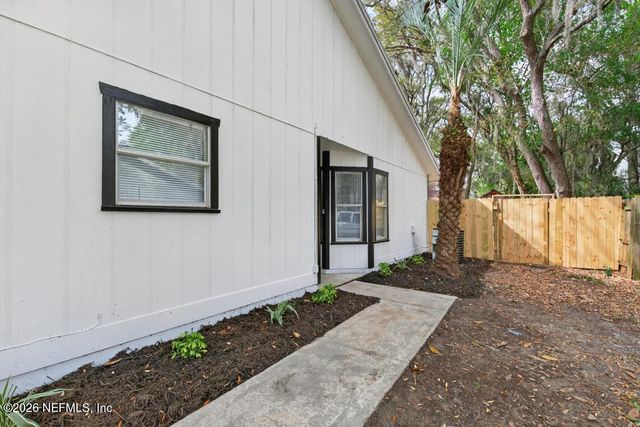 1067 WILLOW COVE Court W, Jacksonville, FL 32233