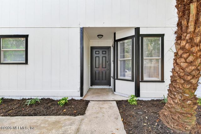 1067 WILLOW COVE Court W, Jacksonville, FL 32233