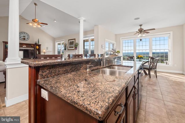 8419 CARPET RD, New Tripoli, PA 18066