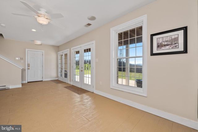 8419 CARPET RD, New Tripoli, PA 18066