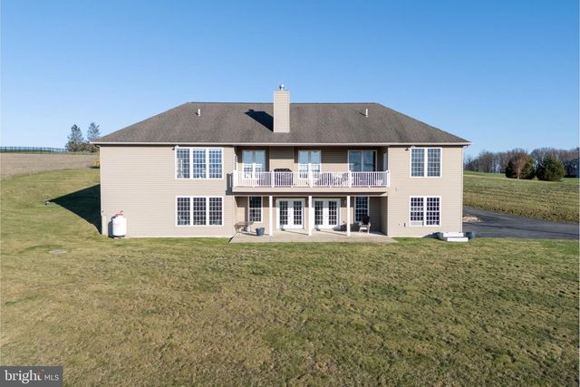 8419 CARPET RD, New Tripoli, PA 18066