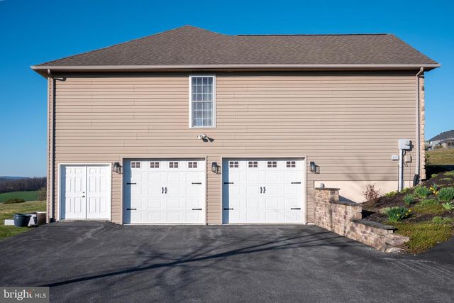 8419 CARPET RD, New Tripoli, PA 18066