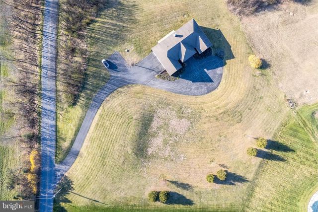 8419 CARPET RD, New Tripoli, PA 18066
