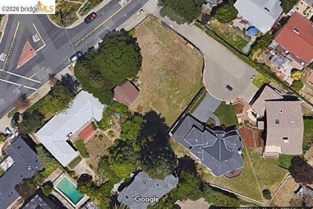 8246 Terrace Dr, El Cerrito, CA 94530
