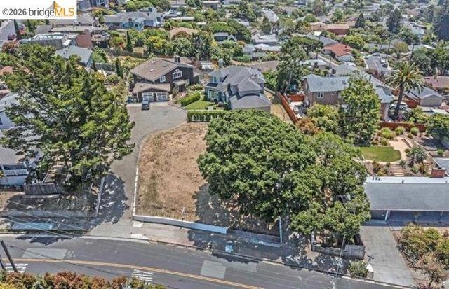 8246 Terrace Dr, El Cerrito, CA 94530