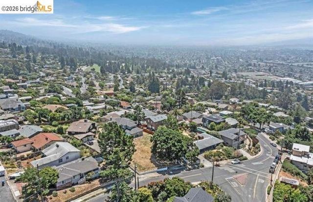 8246 Terrace Dr, El Cerrito, CA 94530