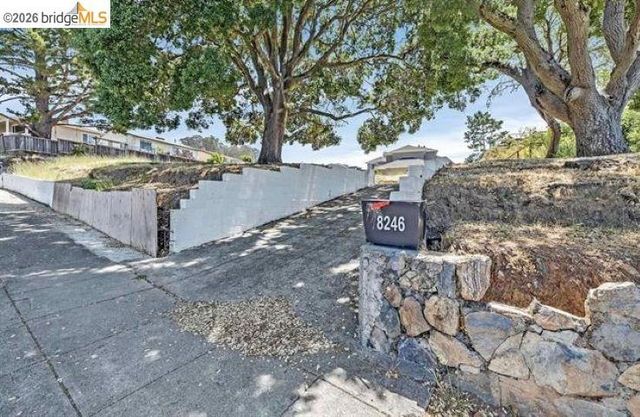 8246 Terrace Dr, El Cerrito, CA 94530