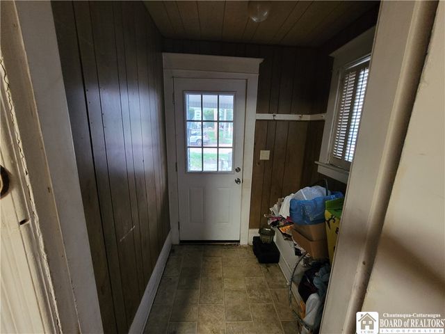 17 Columbia Avenue, Jamestown, NY 14701