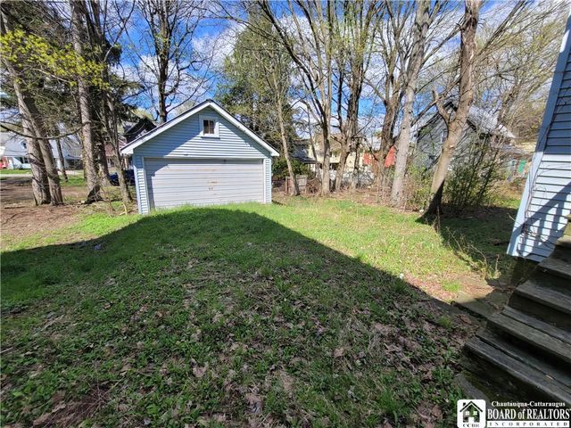 17 Columbia Avenue, Jamestown, NY 14701