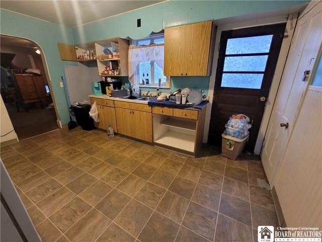 17 Columbia Avenue, Jamestown, NY 14701