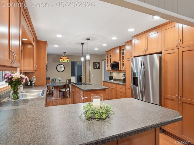 3324 Hartslock Woods Drive, West Bloomfield Charter Township, MI 48322