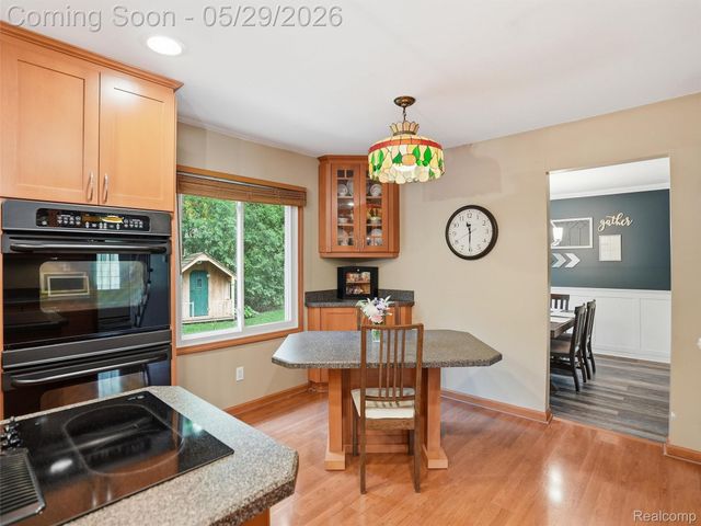 3324 Hartslock Woods Drive, West Bloomfield Charter Township, MI 48322