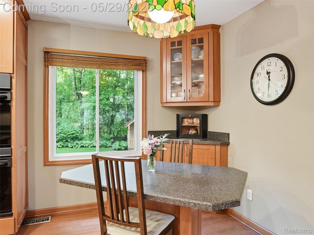 3324 Hartslock Woods Drive, West Bloomfield Charter Township, MI 48322