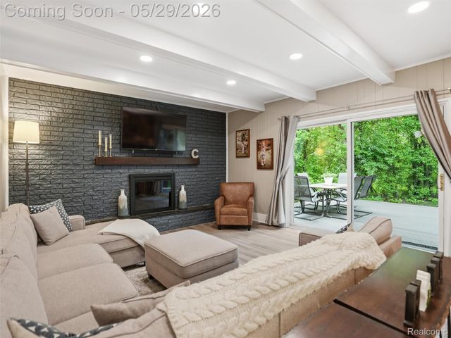 3324 Hartslock Woods Drive, West Bloomfield Charter Township, MI 48322