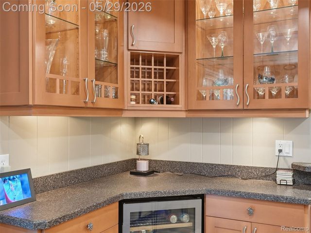 3324 Hartslock Woods Drive, West Bloomfield Charter Township, MI 48322
