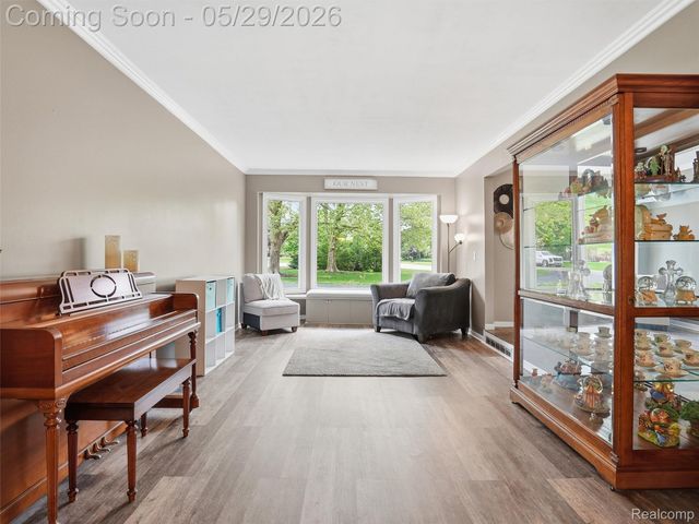 3324 Hartslock Woods Drive, West Bloomfield Charter Township, MI 48322