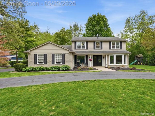 3324 Hartslock Woods Drive, West Bloomfield Charter Township, MI 48322
