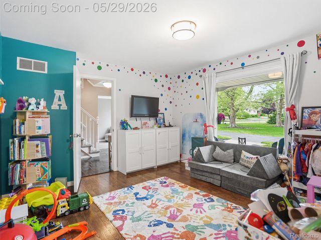 3324 Hartslock Woods Drive, West Bloomfield Charter Township, MI 48322