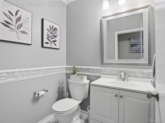 3324 Hartslock Woods Drive, West Bloomfield Charter Township, MI 48322