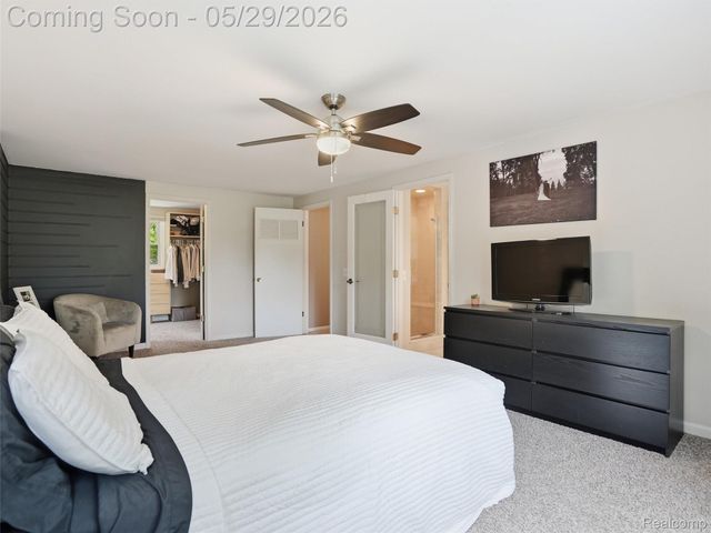 3324 Hartslock Woods Drive, West Bloomfield Charter Township, MI 48322