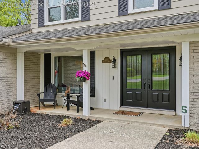 3324 Hartslock Woods Drive, West Bloomfield Charter Township, MI 48322