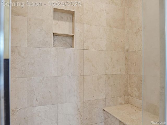 3324 Hartslock Woods Drive, West Bloomfield Charter Township, MI 48322