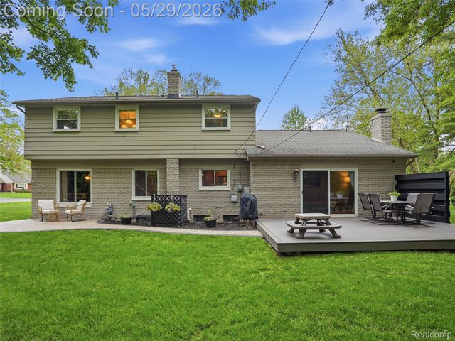 3324 Hartslock Woods Drive, West Bloomfield Charter Township, MI 48322